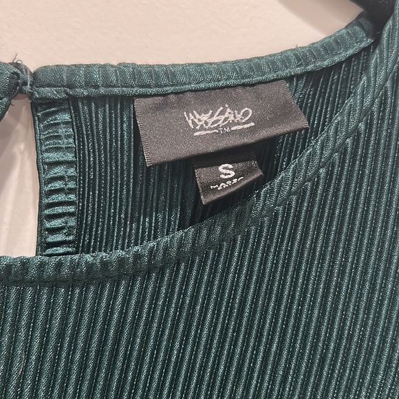 Shoulder cutouts dress - Picture 3 of 3